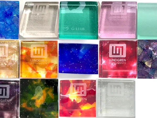 宝石のように輝くアートガラスのお墓 “光り墓（ひかりぼ）” の新色を発表 −神秘的なカラーが新色として登場　１３色から選べるガラス墓石へ−